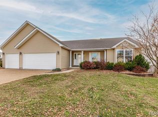 1744 Highgrove Dr, O'Fallon, MO 63366