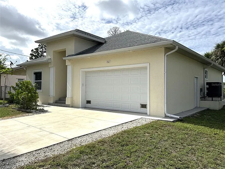1501 Helene Ave — Photo 1