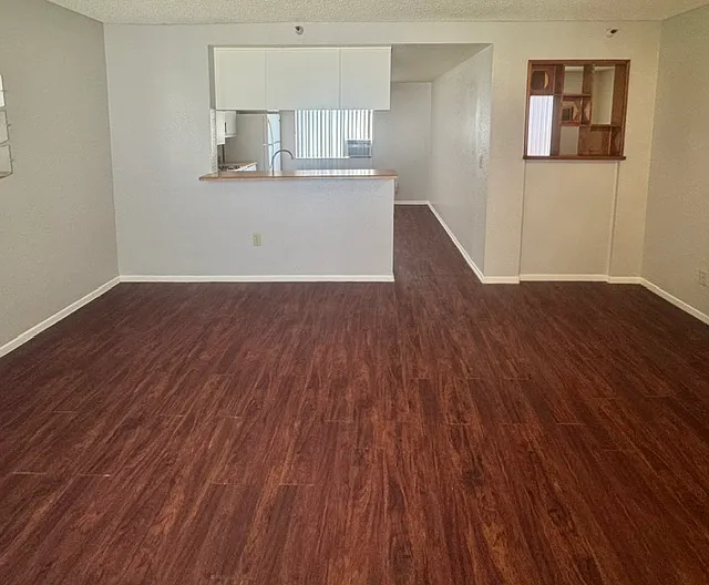 12700 Kornblum Ave — Photo 11