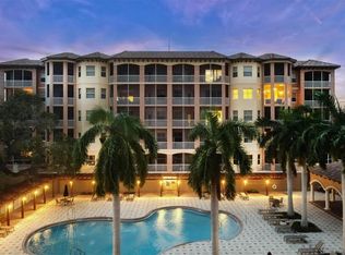 5591 Cannes Cir APT 503, Sarasota, FL 34231
