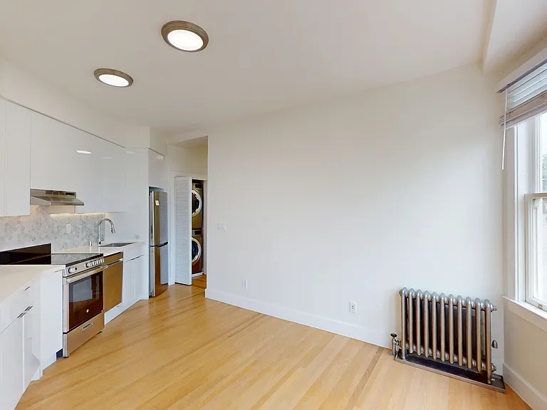 19 Hermann St #303 — Photo 4