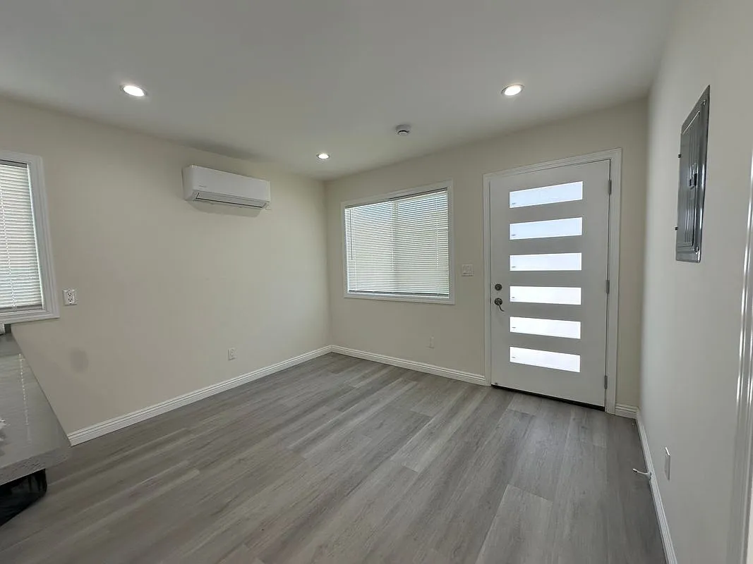2 bed, 2.0 bath, 616 sqft, $2,500 — Photo 3