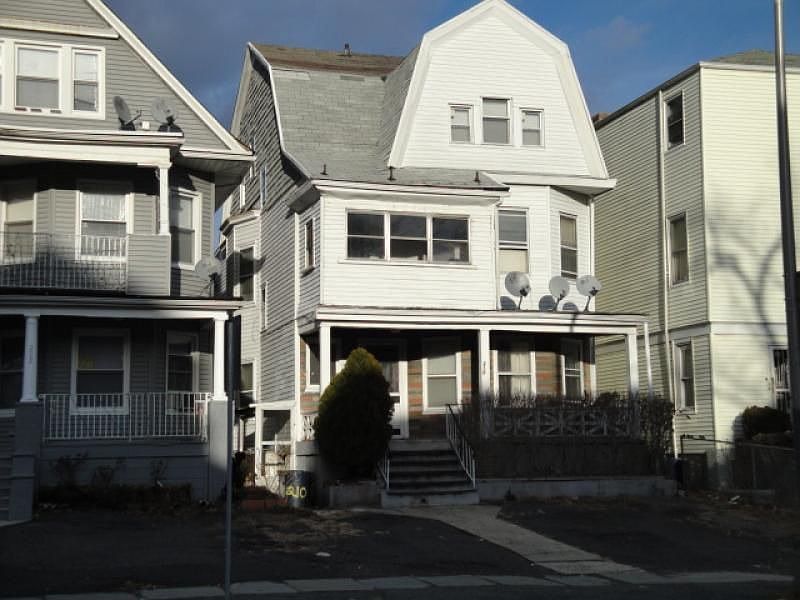 1st image of 210 Park Ave
