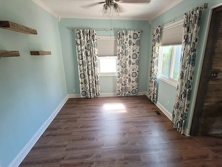 106 Columbia Ave — Photo 3