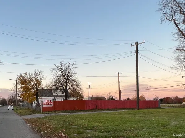 9060 Delmar St, Detroit, MI 48211