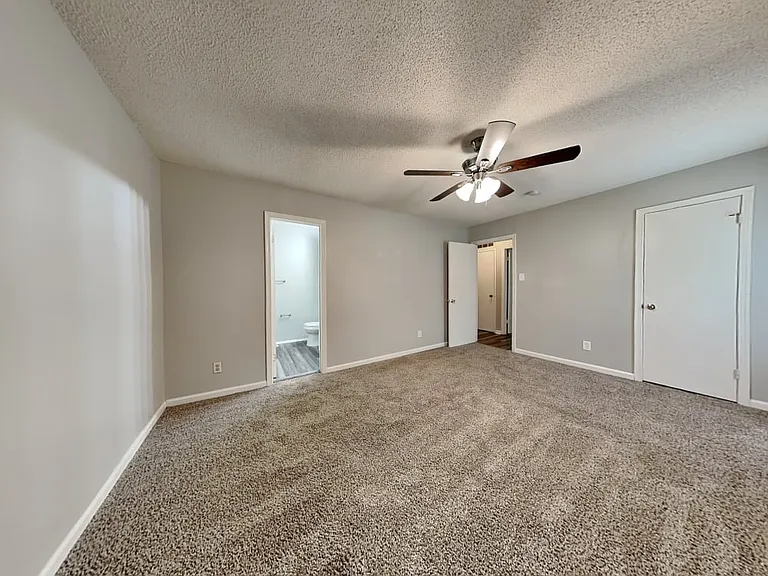1106 Oakview Rd — Photo 11