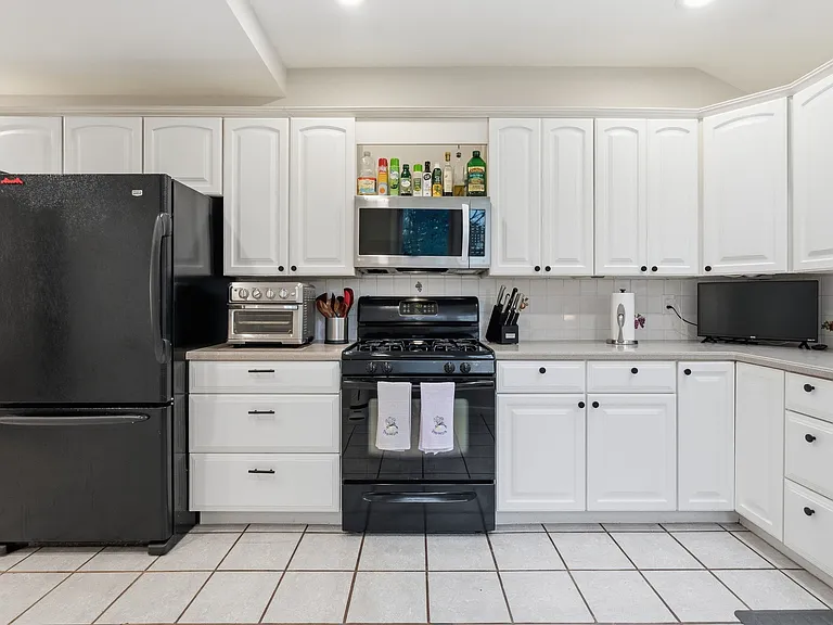 27 Wagner Ln #2 — Photo 32