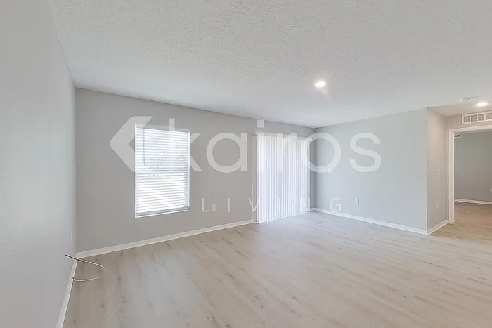 4 bed, 2.0 bath, 1449 sqft, $1,795 — Photo 3