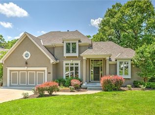 5814 Manor Ln, Parkville, MO 64152