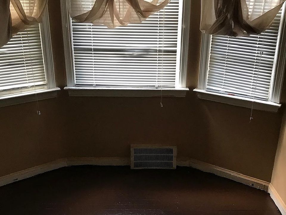 2nd image of 12077 Heyden St