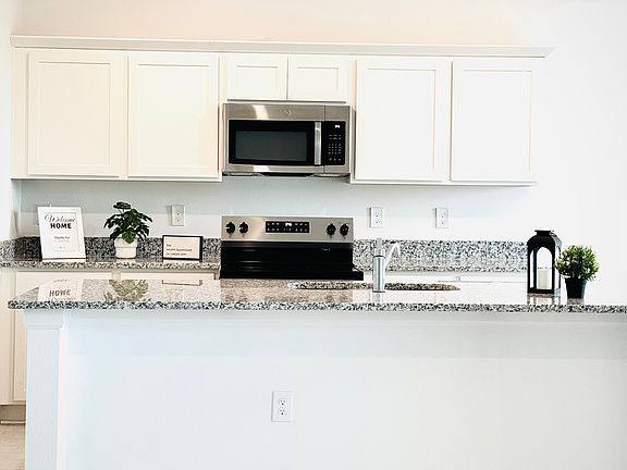 2nd image of 2652 Buttercup Ave