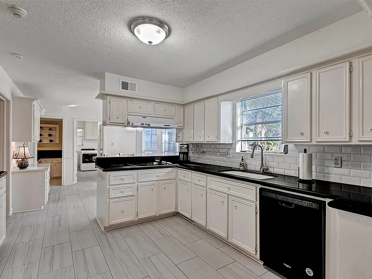 8006 Pine Cup Cir — Photo 8