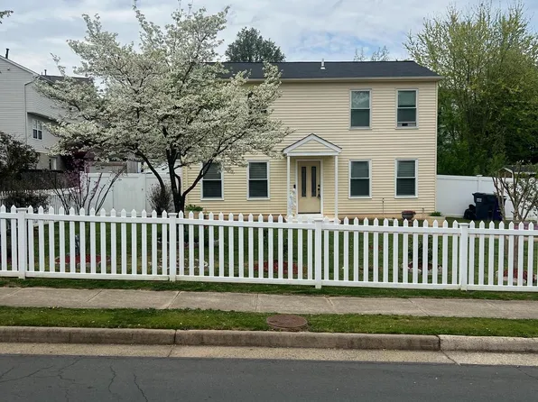 13514 Princedale Dr, Woodbridge, VA 22193