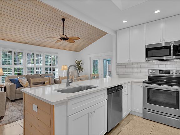 2nd image of 1312 Coral Park Ln
