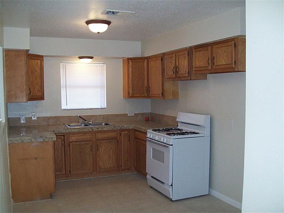 2nd image of 11826 Plum Meadow Ln