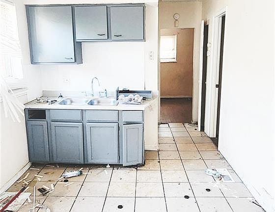 4th image of 2129 E Gano Ave