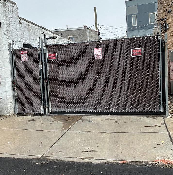 1st image of 2631 E Hagert St