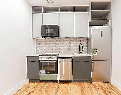 2nd image of 68 Hawthorne St APT 2B