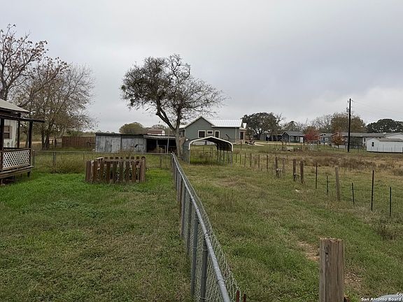 3rd image of 976 County Road 361