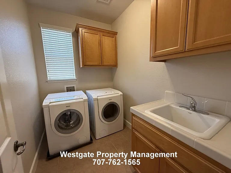 1708 Southridge Dr — Photo 23