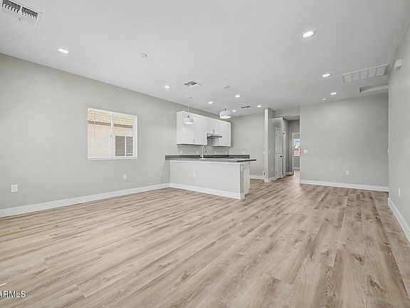 5th image of 1108 E 4TH Street