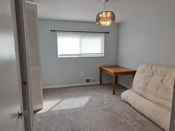 5th image of 10600 Weymouth St #W204