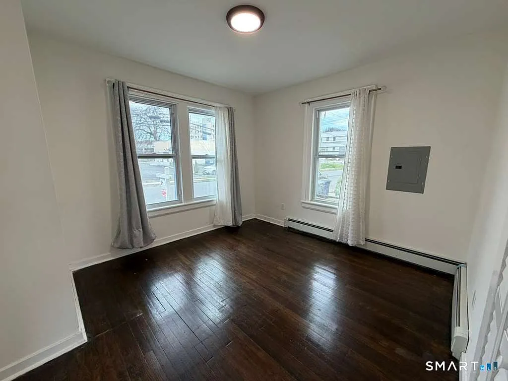 Building Photo - 33 Marion St #1