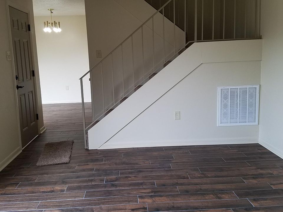 1st image of 1846 Fox Run Dr APT 1