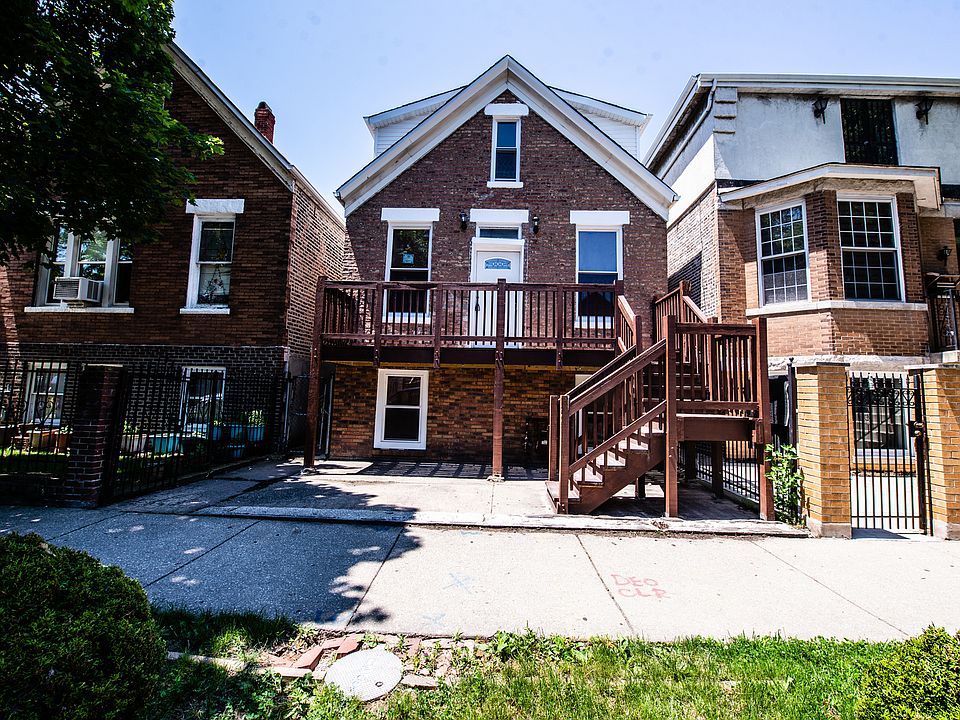 1st image of 3020 S Trumbull Ave