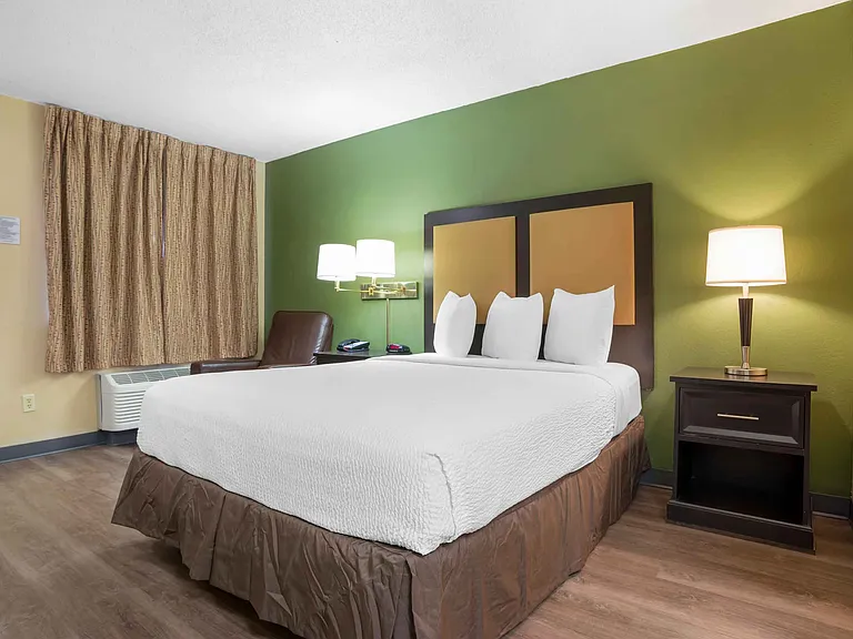Studio Suite - 1 Queen Bed
