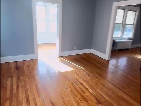 3rd image of 167 Newington Ave #167