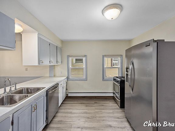 3rd image of 64 Quimby St NE