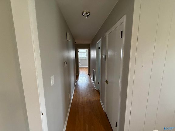 4th image of 3205 Lewisburg Dr NW