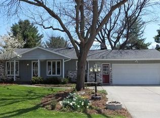 1620 Forest Hill Ave SE, Kentwood, MI 49546