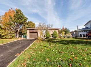 12 Finsbury Dr, Brampton, ON L6T3P9