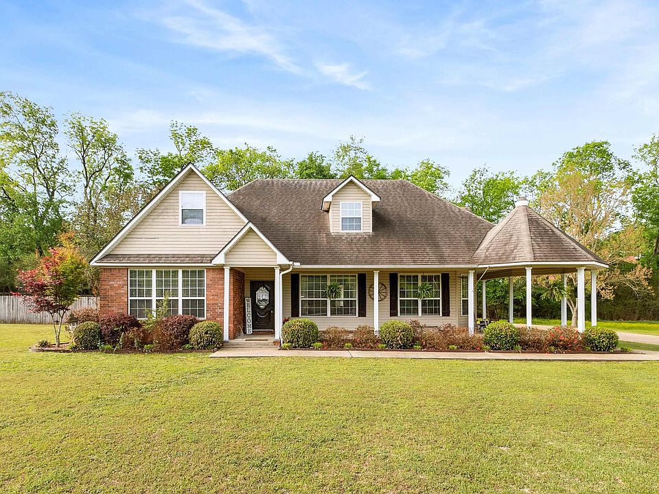 1st image of 292 Woodland Cv