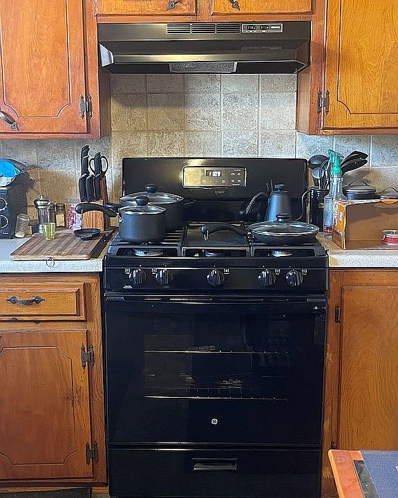 2nd image of 510 W McCurtain Ave