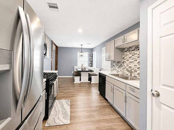 4th image of 1310 Vincente Ct