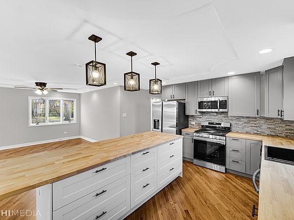 4th image of 22538 Imperial Dr