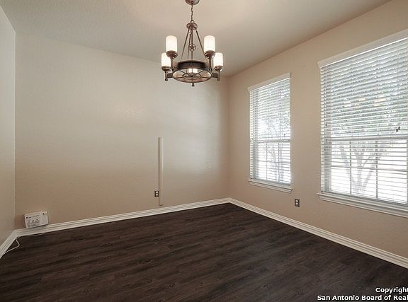 5th image of 212 Campfire Way