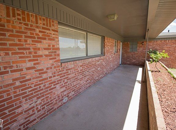 3rd image of 2200 Nabors Ln