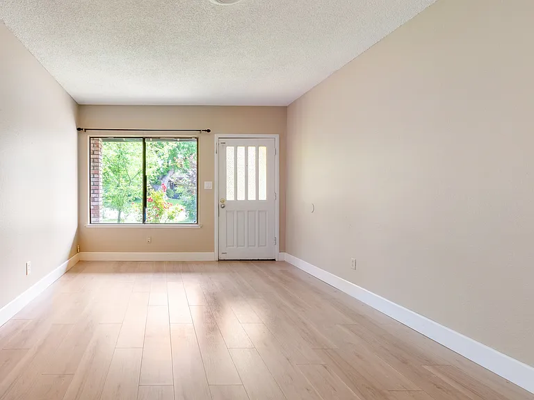4903 Orchid Way — Photo 9