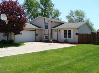 5889 Arthur Ct, Lowell, IN 46356