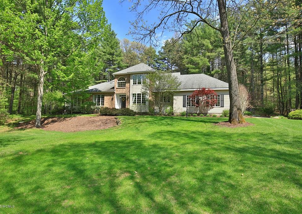 1st image of 26 Summerfield Ln
