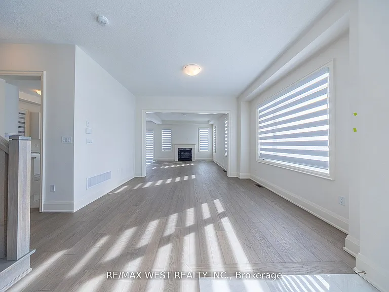 2215 Crystal Dr — Photo 6