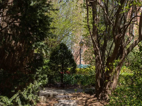 116 Pinehurst Avenue image 17 of 25