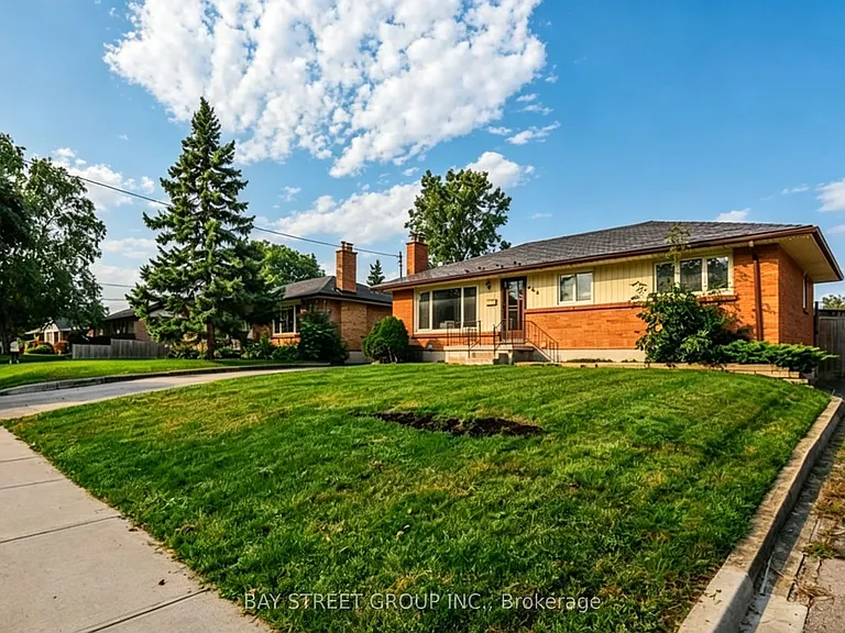 385 Beachwood Ave — Photo 3