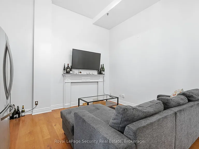 73 Richmond St W #208 — Photo 14