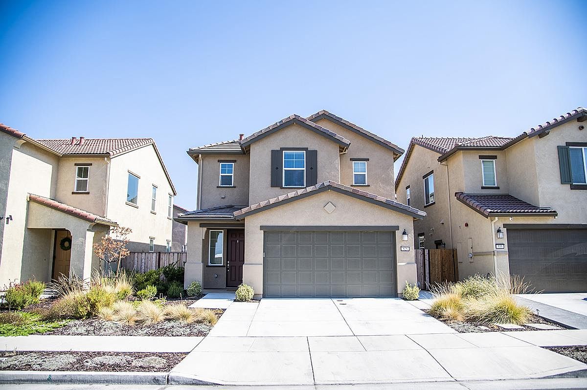 zillow hollister ca