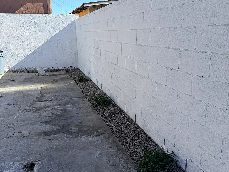 201 S Rowan Ave — Photo 15